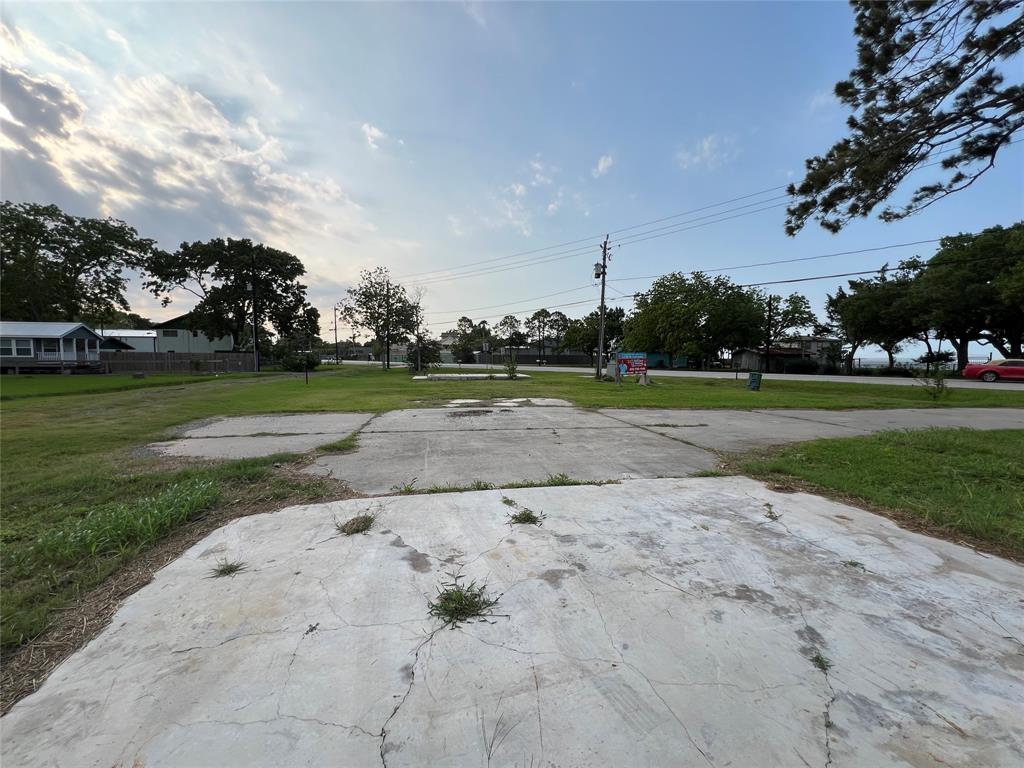 4810 W Bayshore Drive, Bacliff, Texas image 8