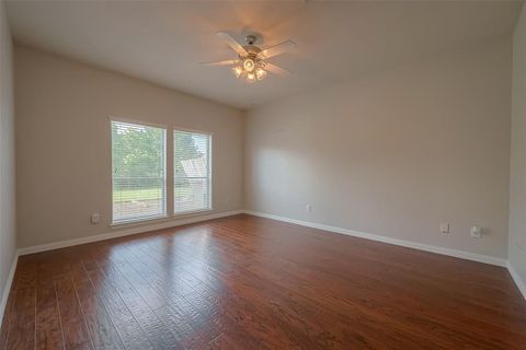 Townhouse in Houston TX 10938 Chazenwood Drive 9.jpg