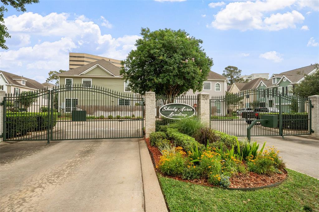 2666 Shady Acres Landing, Houston, Texas image 32
