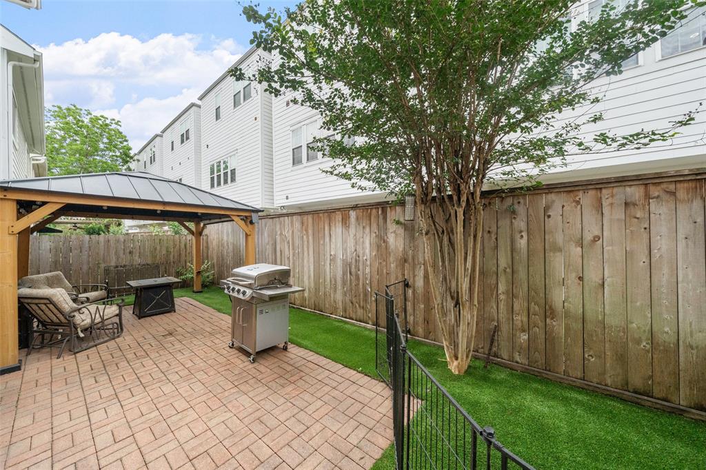 2666 Shady Acres Landing, Houston, Texas image 31