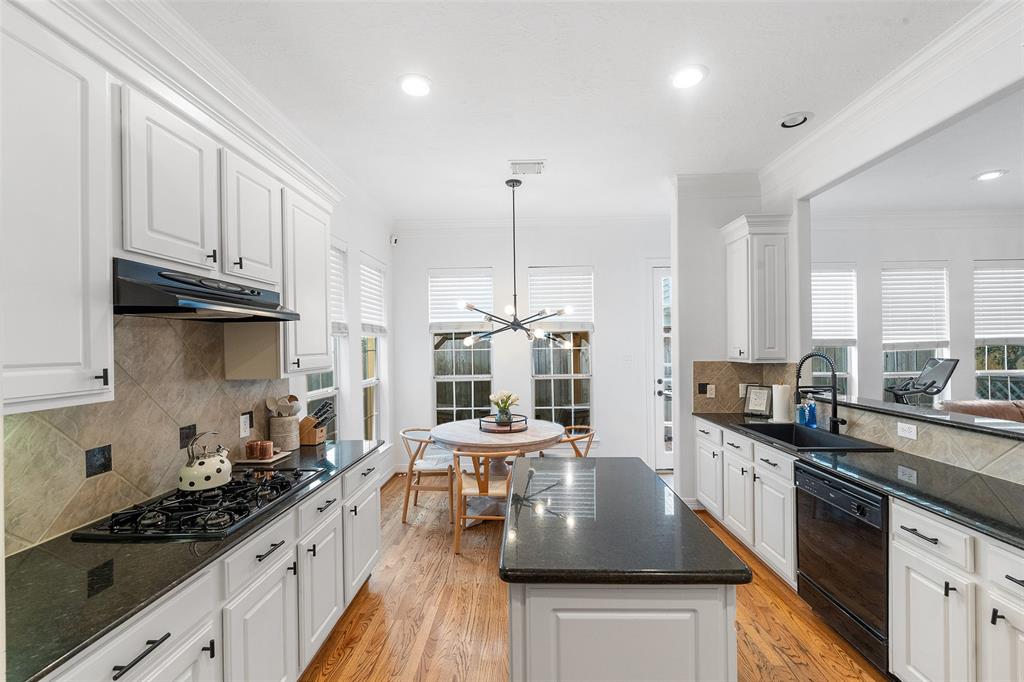 2666 Shady Acres Landing, Houston, Texas image 15