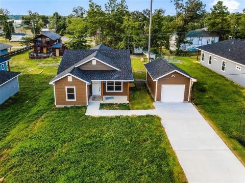 A home in Onalaska