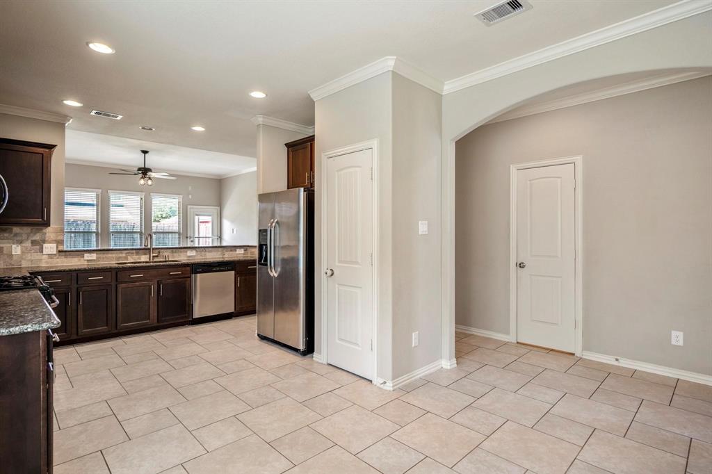20419 Moon Walk Drive, Humble, Texas image 8