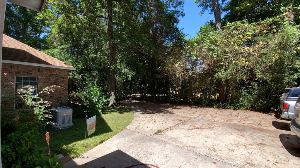 Photo 5 of 22 of 27 Thornhill Oaks Drive house