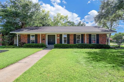 Photo of 5215 Stillbrooke Drive, Houston, TX 77035 (MLS # 82447192)