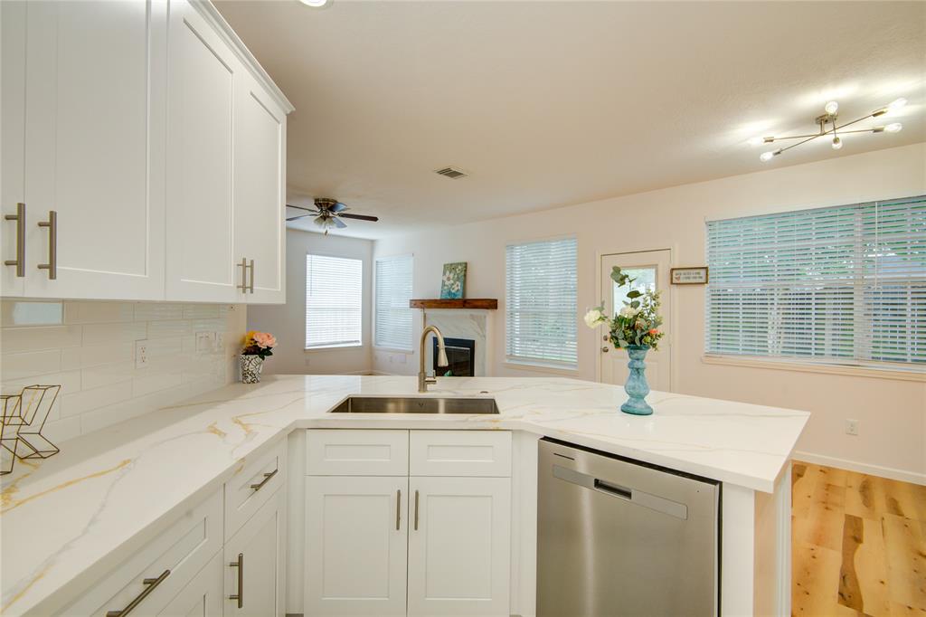 1810 Oakleaf Circle, Pearland, Texas image 20