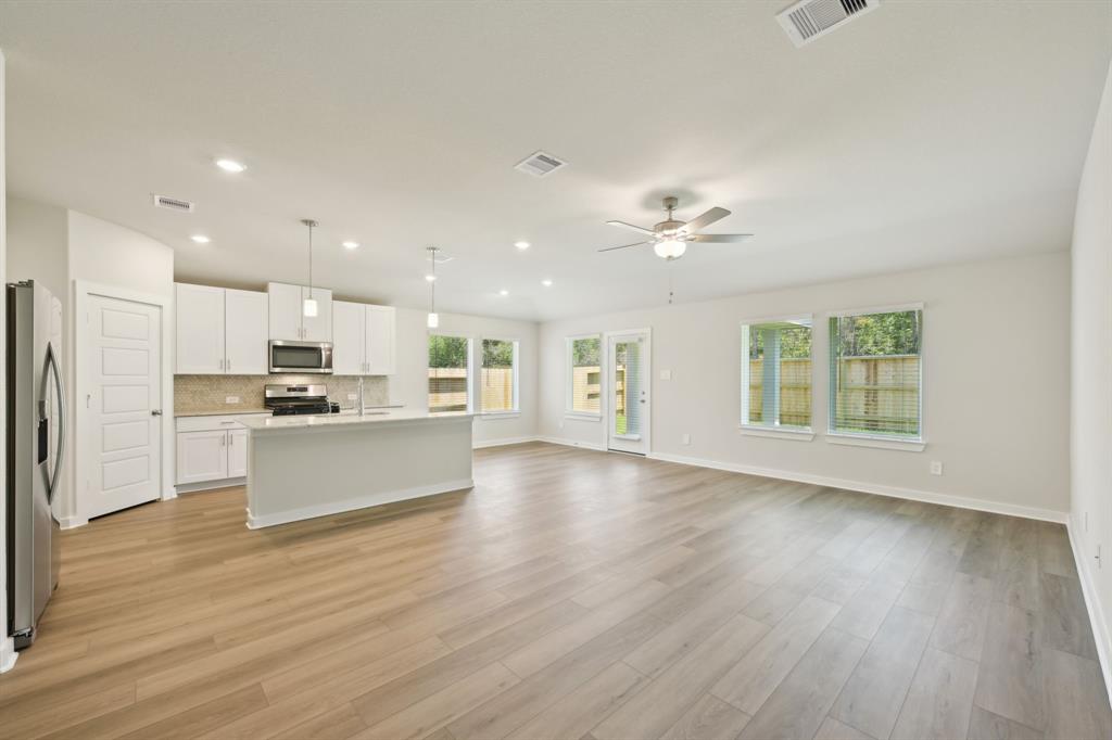 1623 Shae Oak Lane, Conroe, Texas image 3