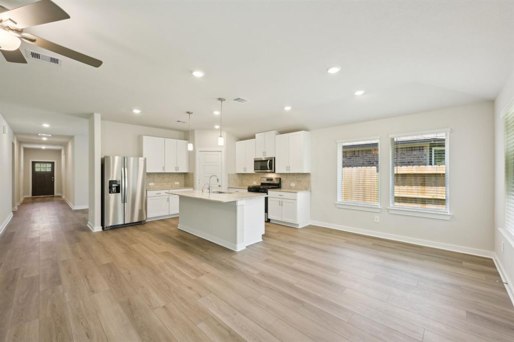 1623 Shae Oak Lane, Conroe, Texas image 9