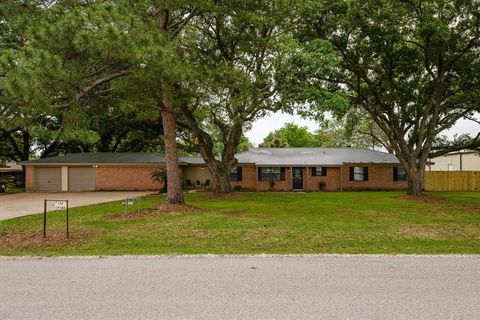 A home in Alvin