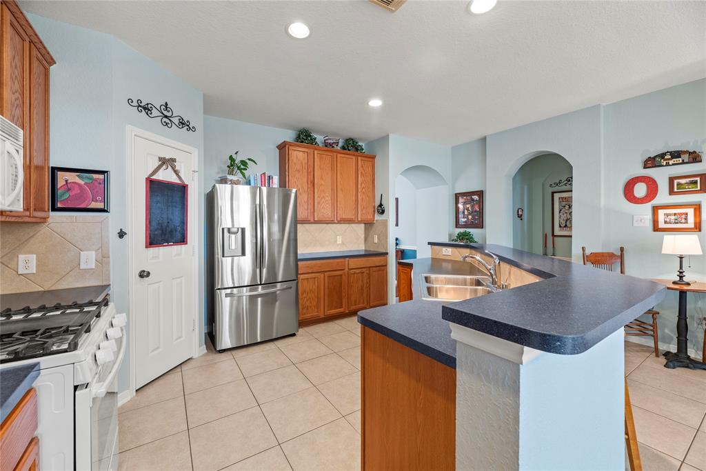 6211 Cameron Cove Lane, Katy, Texas image 10