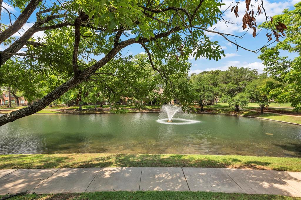 15935 Lake Loop Drive, Cypress, Texas image 39