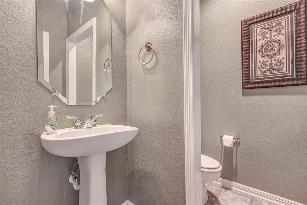 15935 Lake Loop Drive, Cypress, Texas image 22