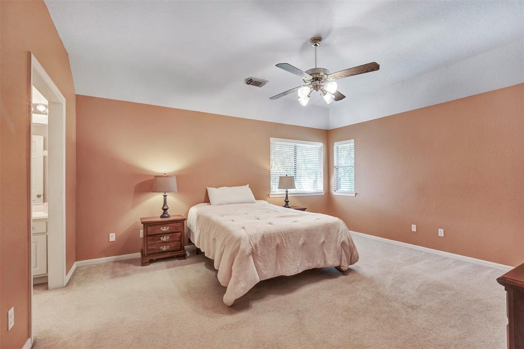 15935 Lake Loop Drive, Cypress, Texas image 29
