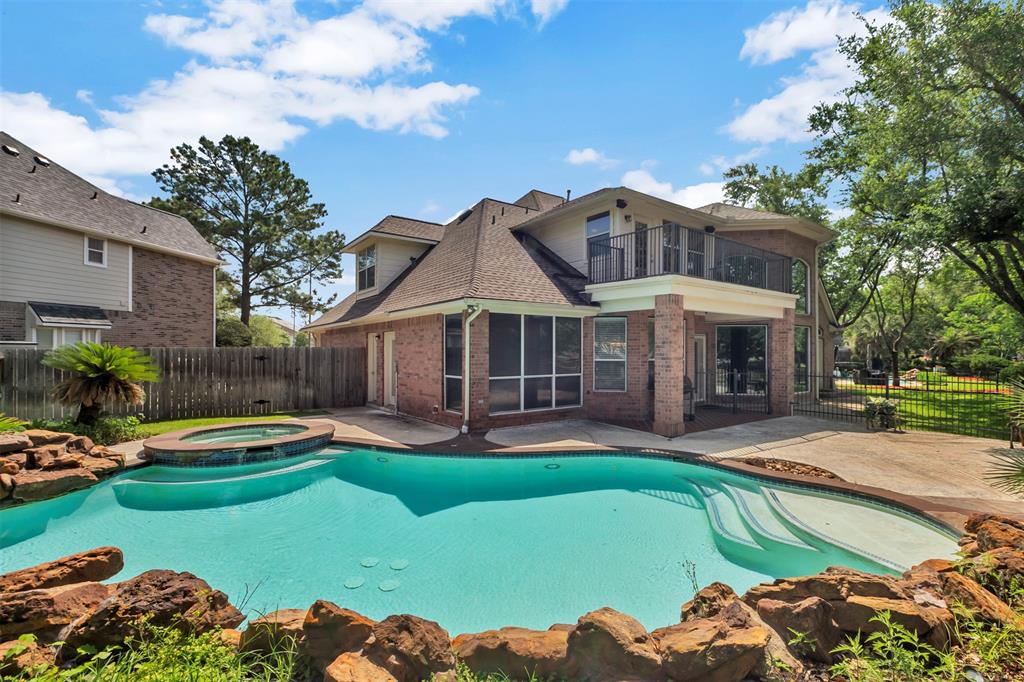 15935 Lake Loop Drive, Cypress, Texas image 36