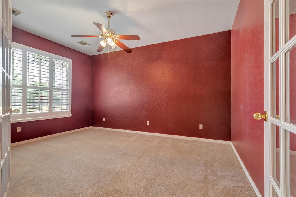 15935 Lake Loop Drive, Cypress, Texas image 32
