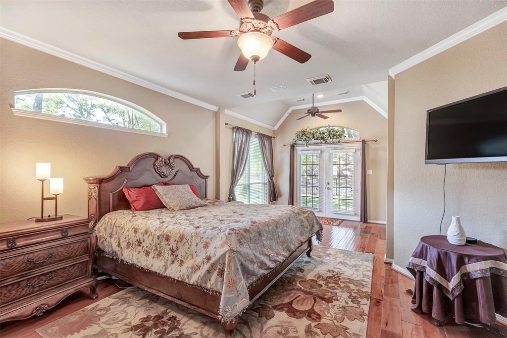 15935 Lake Loop Drive, Cypress, Texas image 19
