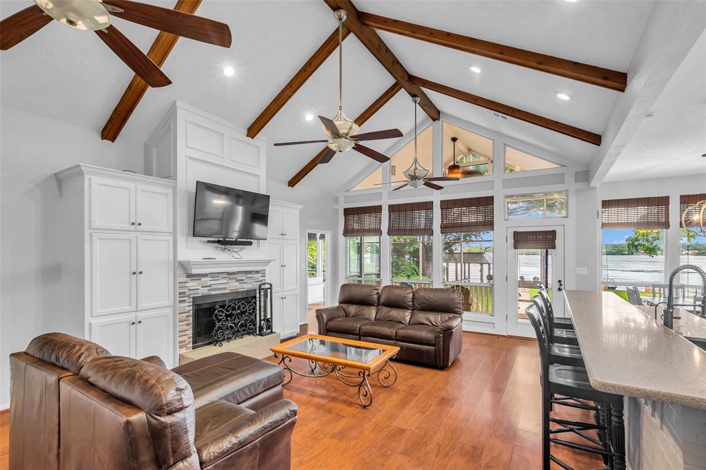 923 Paradise Lane
