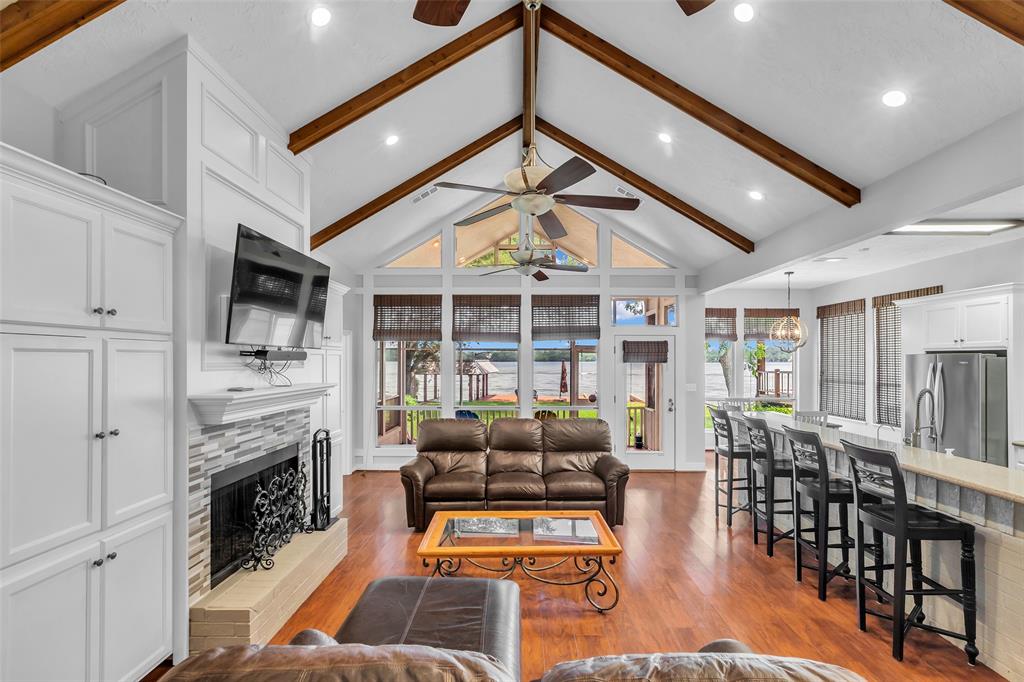 923 Paradise Lane
