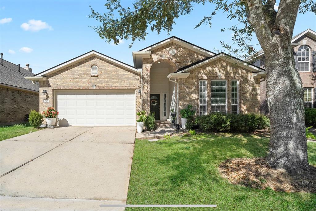 2708 Mystic Cove Lane, Pearland, Texas image 1