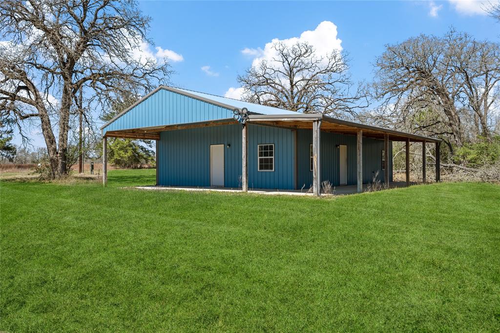 8931 Rolling Oaks Drive, Montgomery, Texas image 1