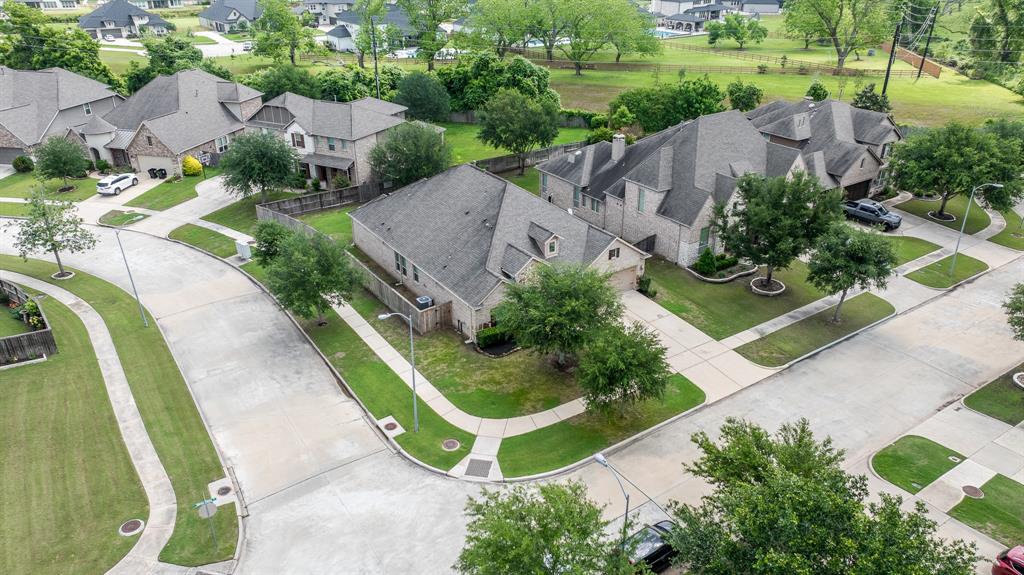 4722 Trickle Creek Court, Fulshear, Texas image 35