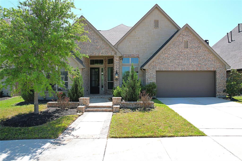 19215 Spotted Bass Lane, Cypress, Texas image 1