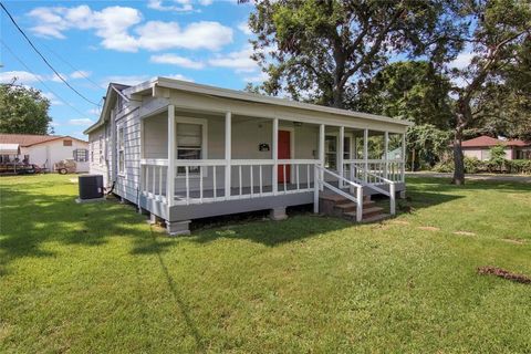 A home in Clute