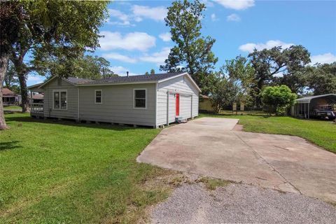 A home in Clute