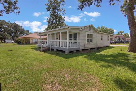 A home in Clute