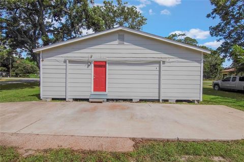 A home in Clute