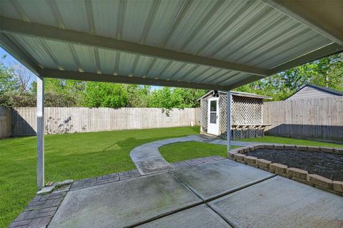 Single Family Residence in Dickinson TX 2609 Overland Trail 26.jpg