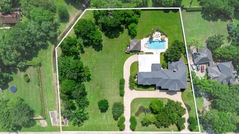 206 Greenbriar Avenue Friendswood TX 77546