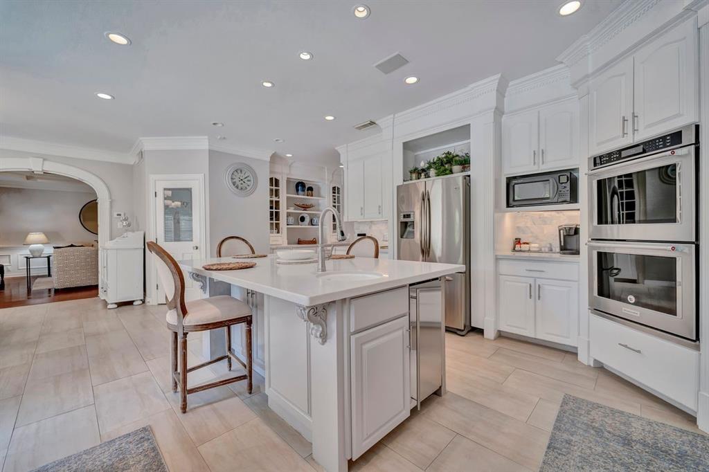 206 Greenbriar Avenue, Friendswood, Texas image 15