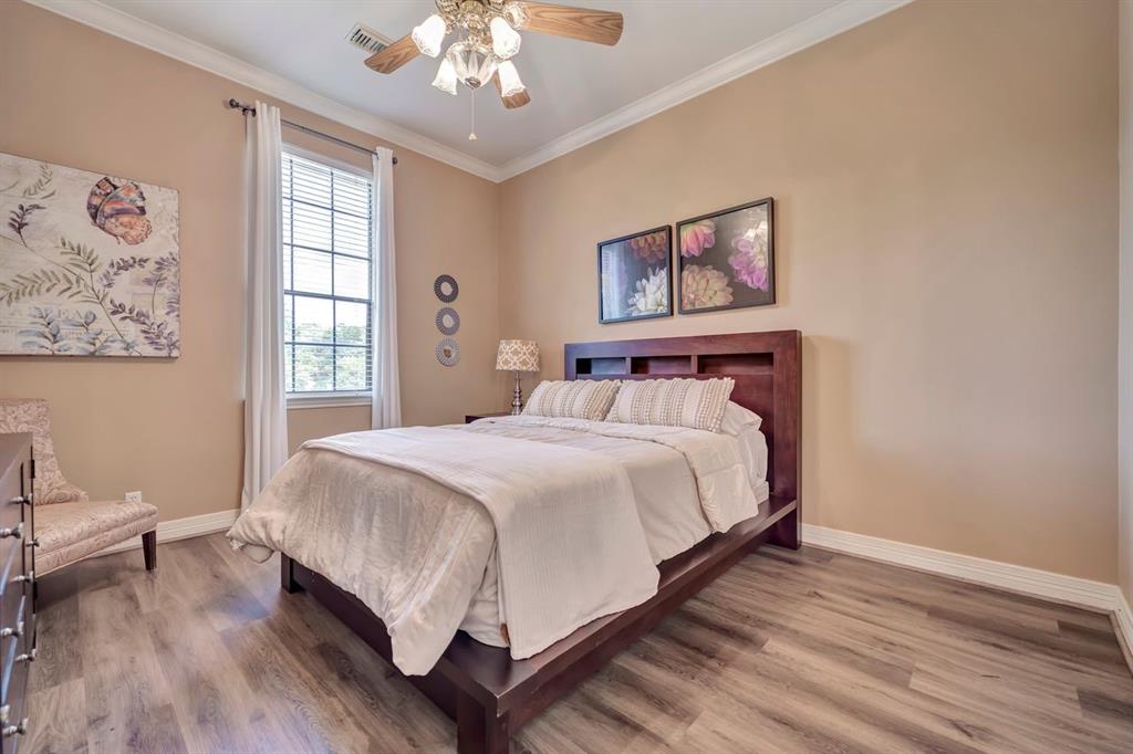 206 Greenbriar Avenue, Friendswood, Texas image 34