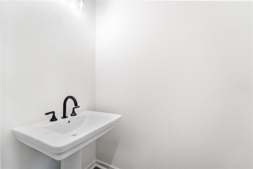 4305 Larkspur Street, Houston, Texas image 7