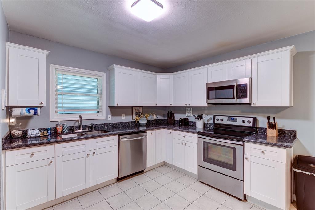 2209 Saladia Street, Galveston, Texas image 10