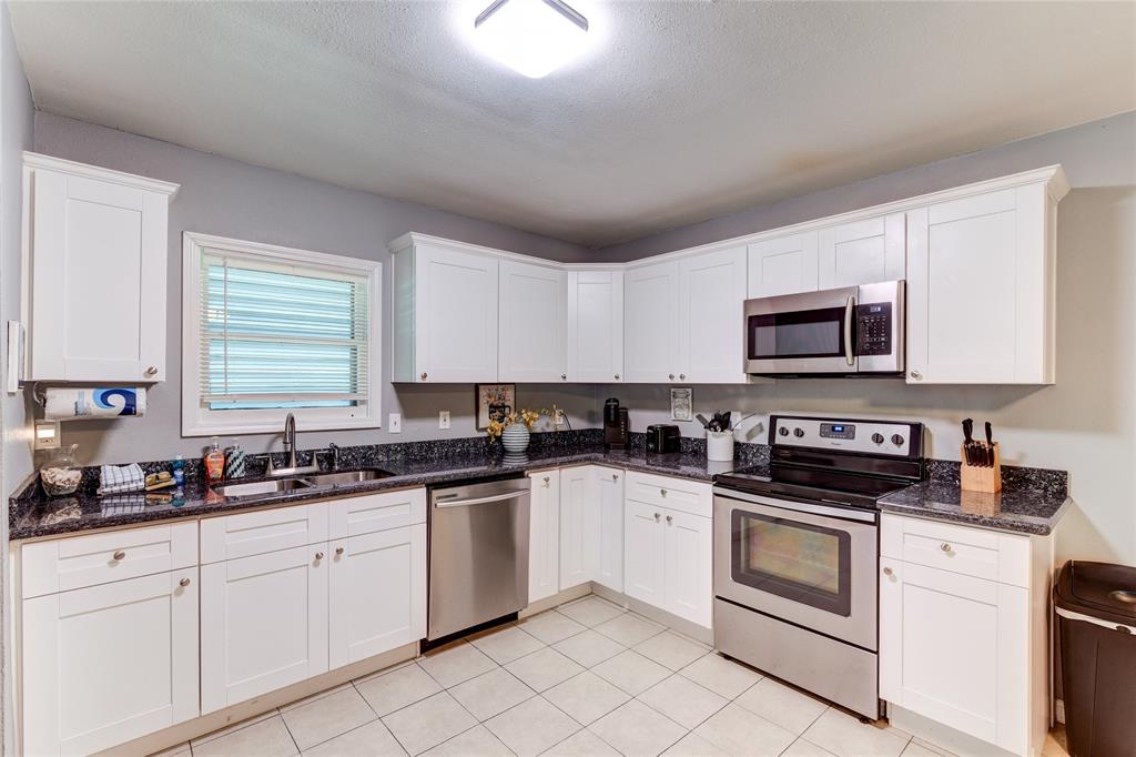 2209 Saladia Street, Galveston, Texas image 21