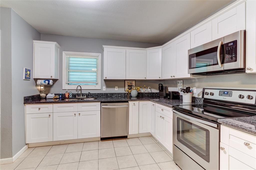 2209 Saladia Street, Galveston, Texas image 9