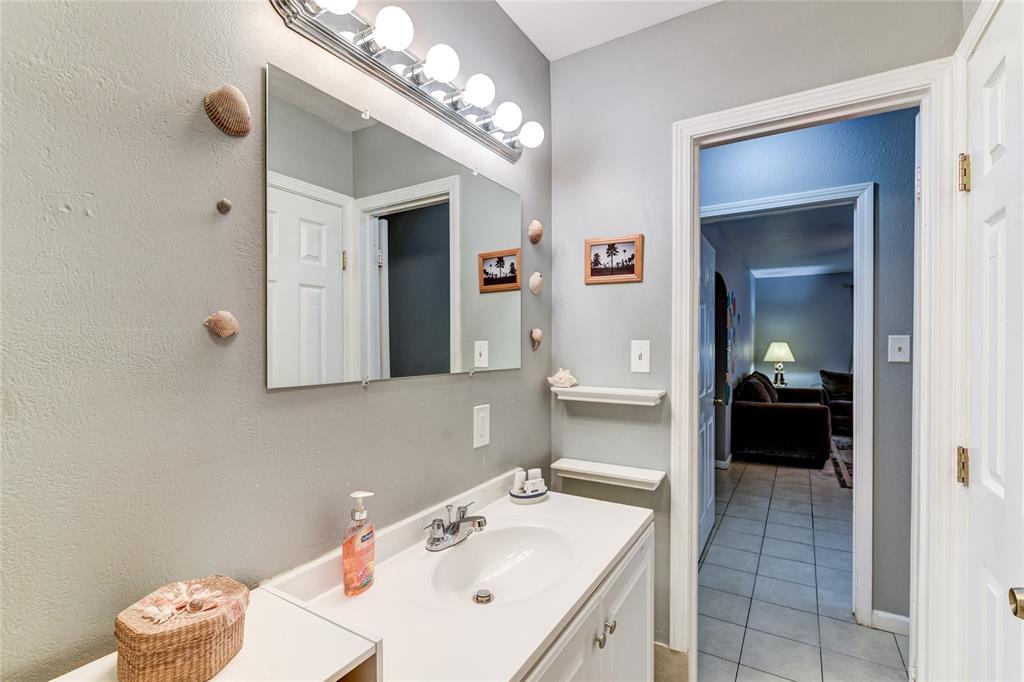 2209 Saladia Street, Galveston, Texas image 19
