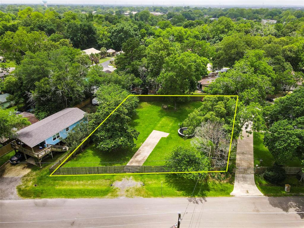 3726 Bayshore Drive, Bacliff, Texas image 11