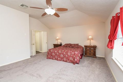 Single Family Residence in Pinehurst TX 32122 Anne Lane 13.jpg