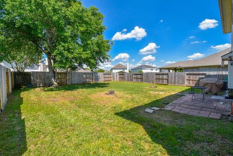 Single Family Residence in Pinehurst TX 32122 Anne Lane 25.jpg