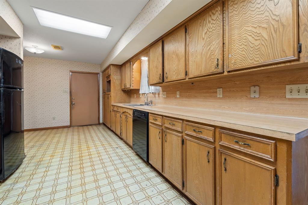 716 Franklin Street, Brookshire, Texas image 9