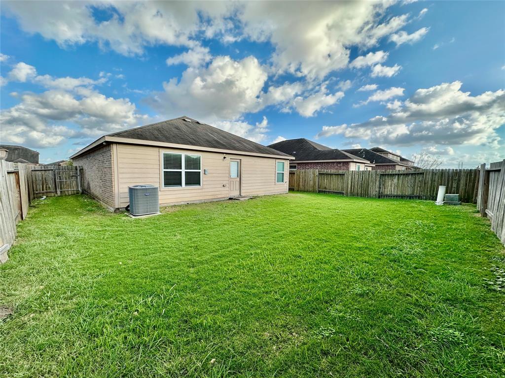 9706 Texas Cut Lane, Rosharon, Texas image 7