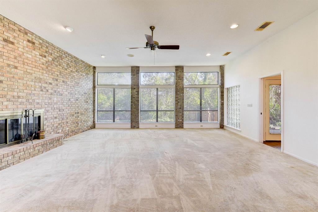 310 Live Oak Lane, Lake Jackson, Texas image 9