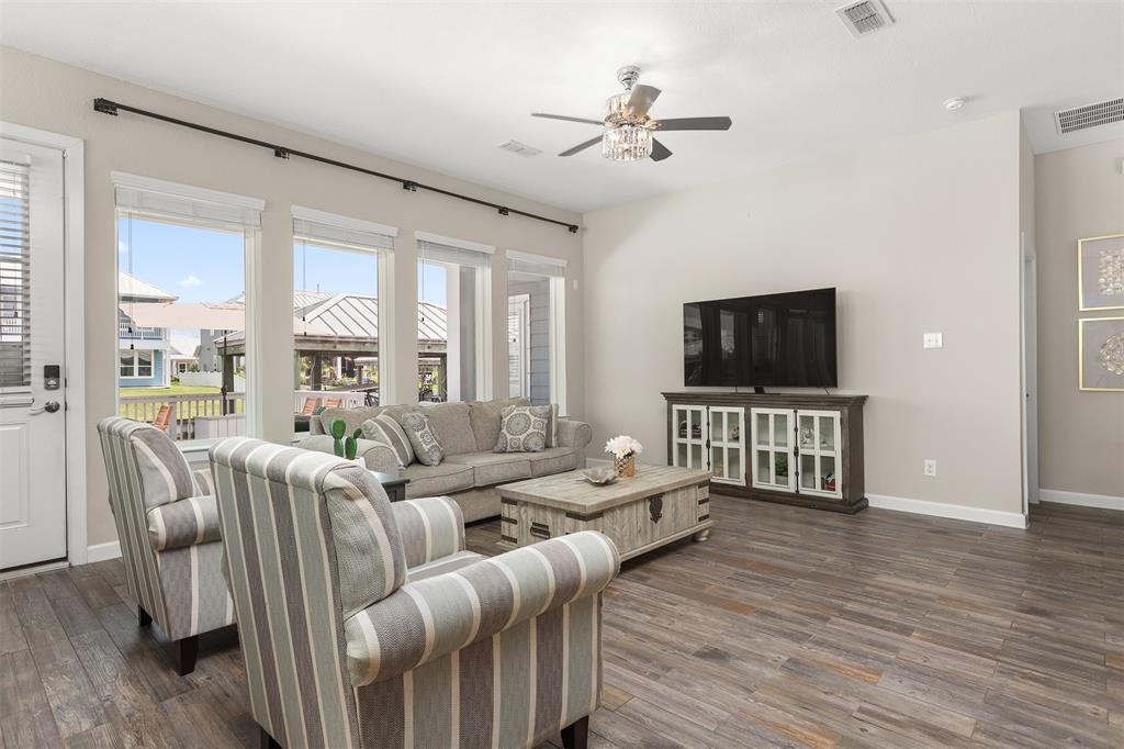 5125 Allen Cay Drive, Texas City, Texas image 11