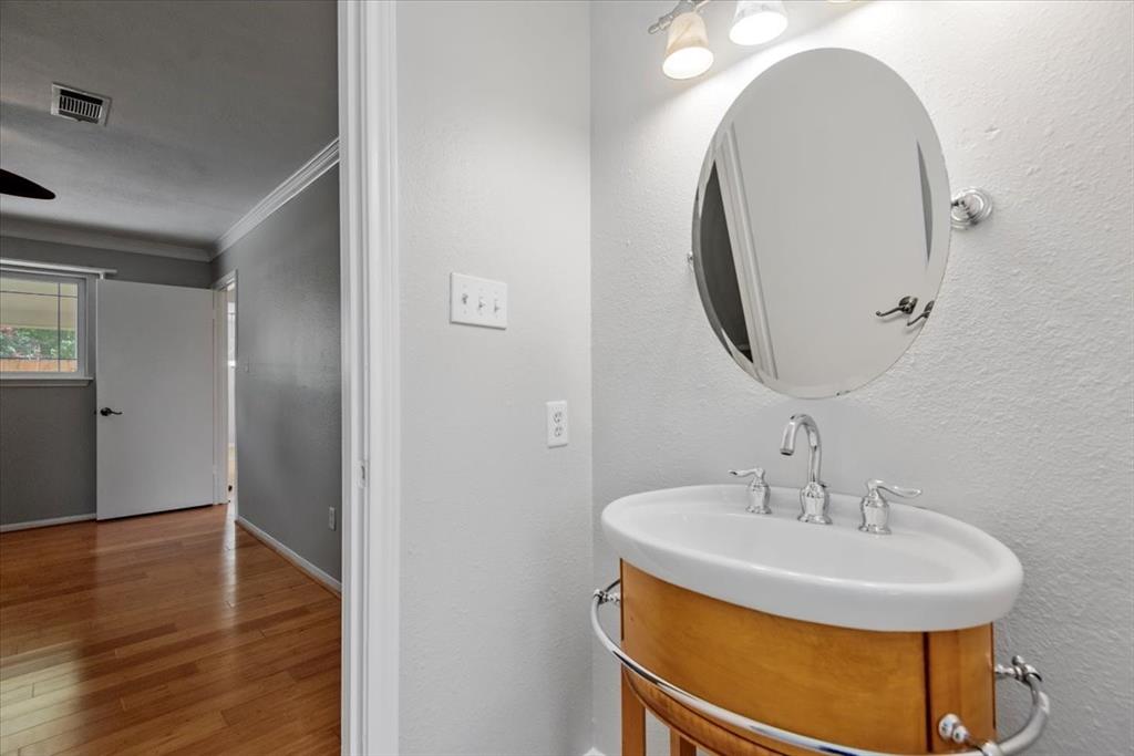 10203 Huntington Dale Drive, Houston, Texas image 18
