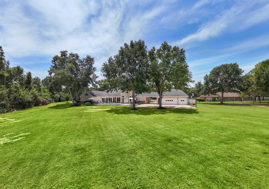 2027 E Deerwood Drive