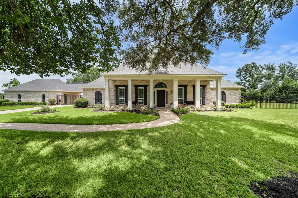 2027 E Deerwood Drive