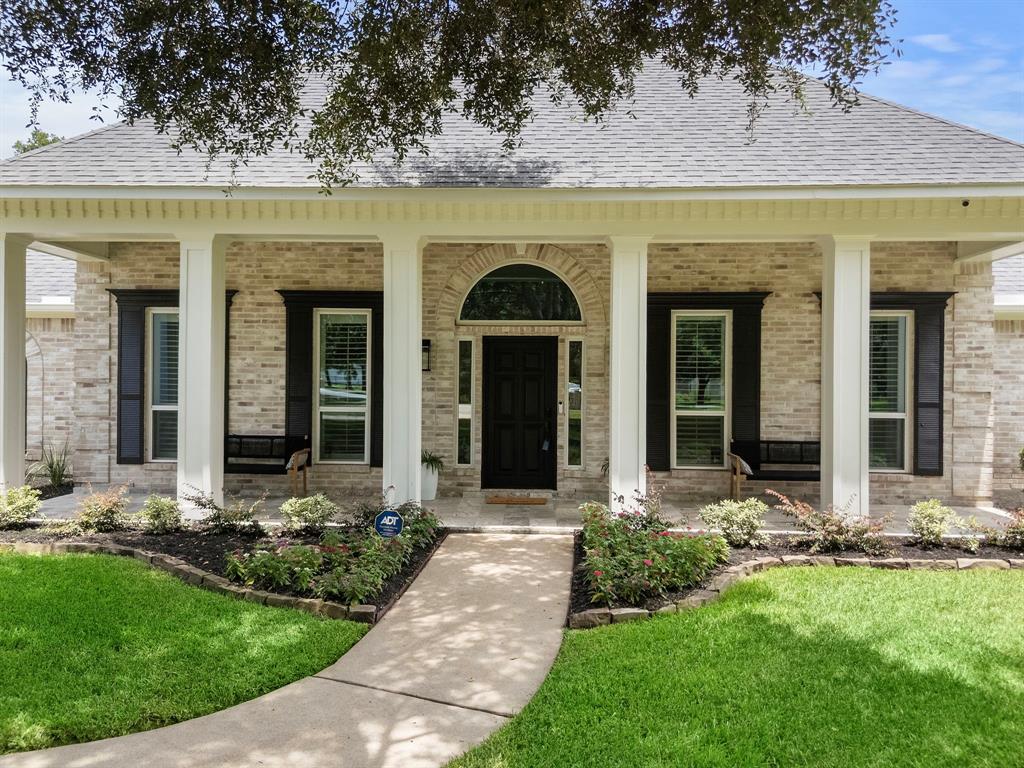 2027 E Deerwood Drive